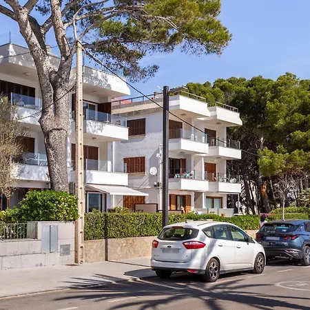 Apartment Londres 30 *